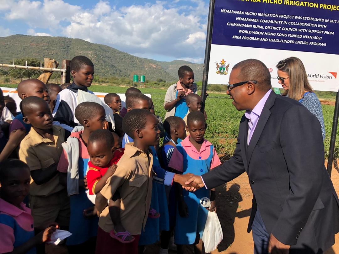WorldVisionZim's tweet photo. #USAmbassador Nichols applauds   #NemarambaSolarPowered #MicroIrrigationProject which is already showing positive impact to members by improving nutrition, health &amp; household income. #AmbassadorNichols said such a project will allow replication across the country. https://t.co/YOAnwmYMYh