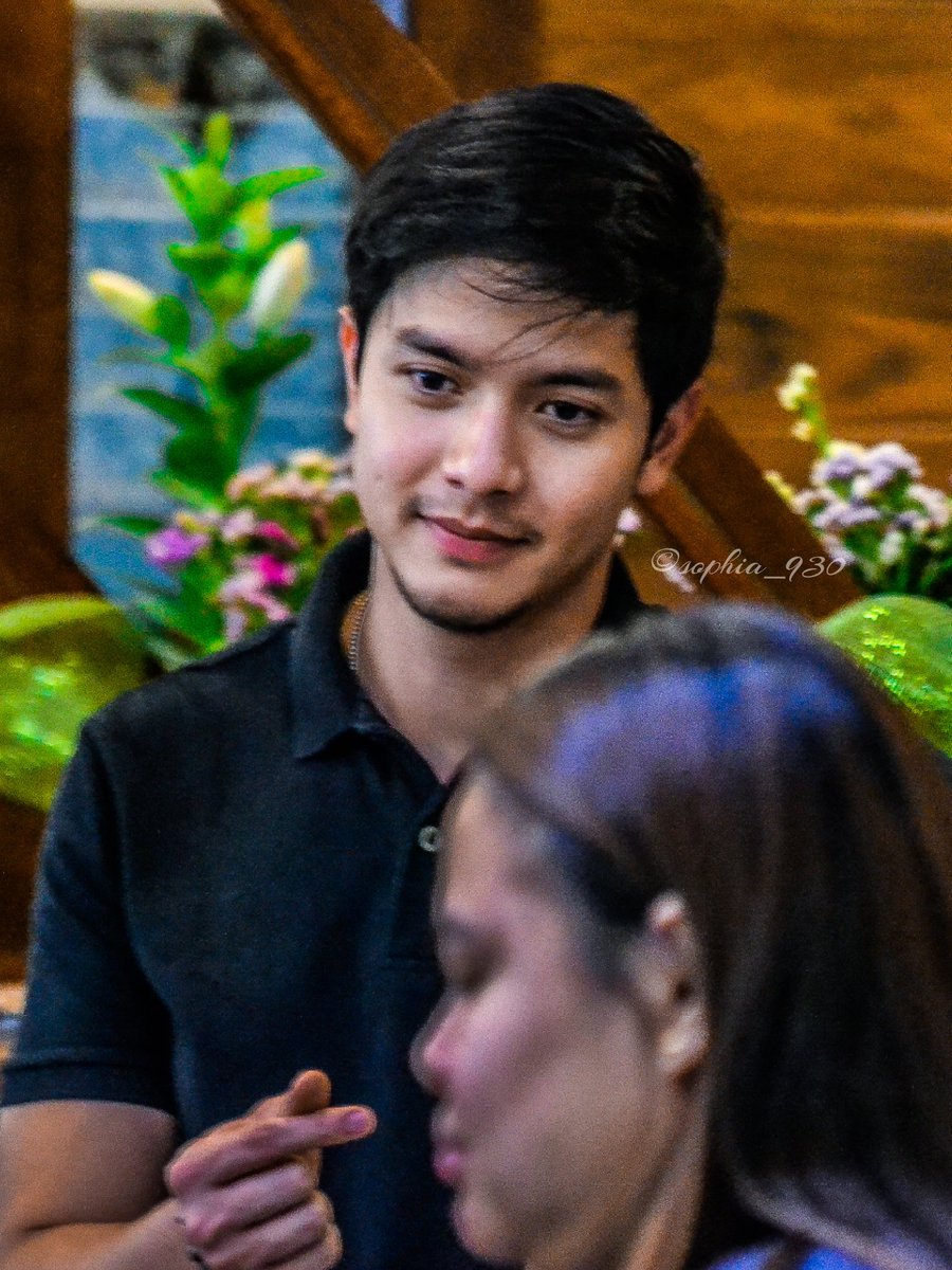 sophia_930's tweet photo. Saranghaeyo ... 💙

#CaptionThisForALDEN
#ALDENRichards https://t.co/bN9dKj5IxB