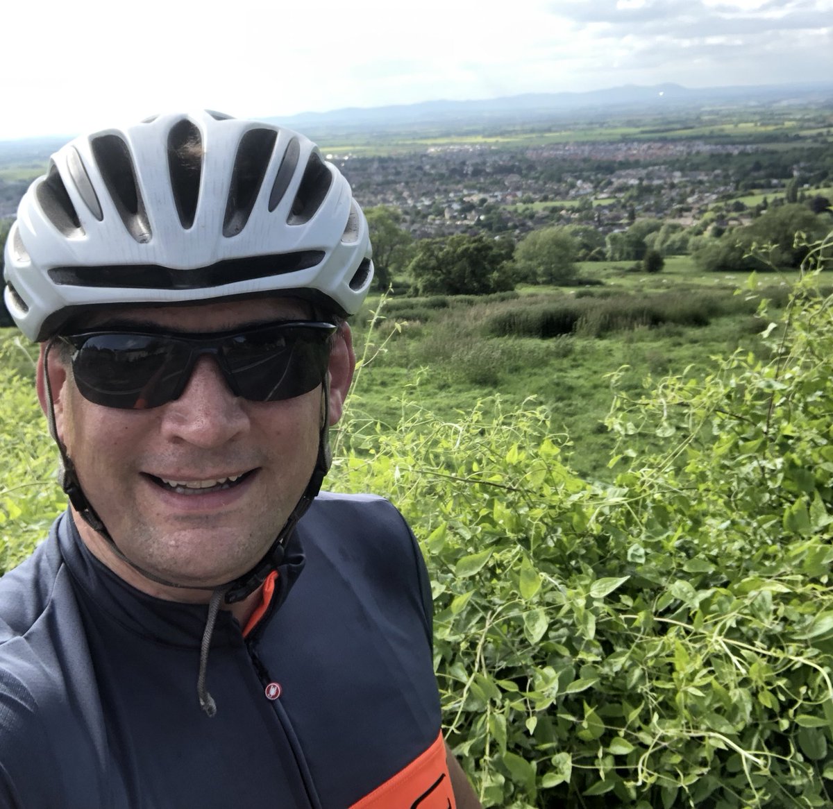 rchapman_74's tweet photo. Defeated by a nasty hill! #MAMIL #wrongbuild #greattobeout https://t.co/wvMFxgEbzw