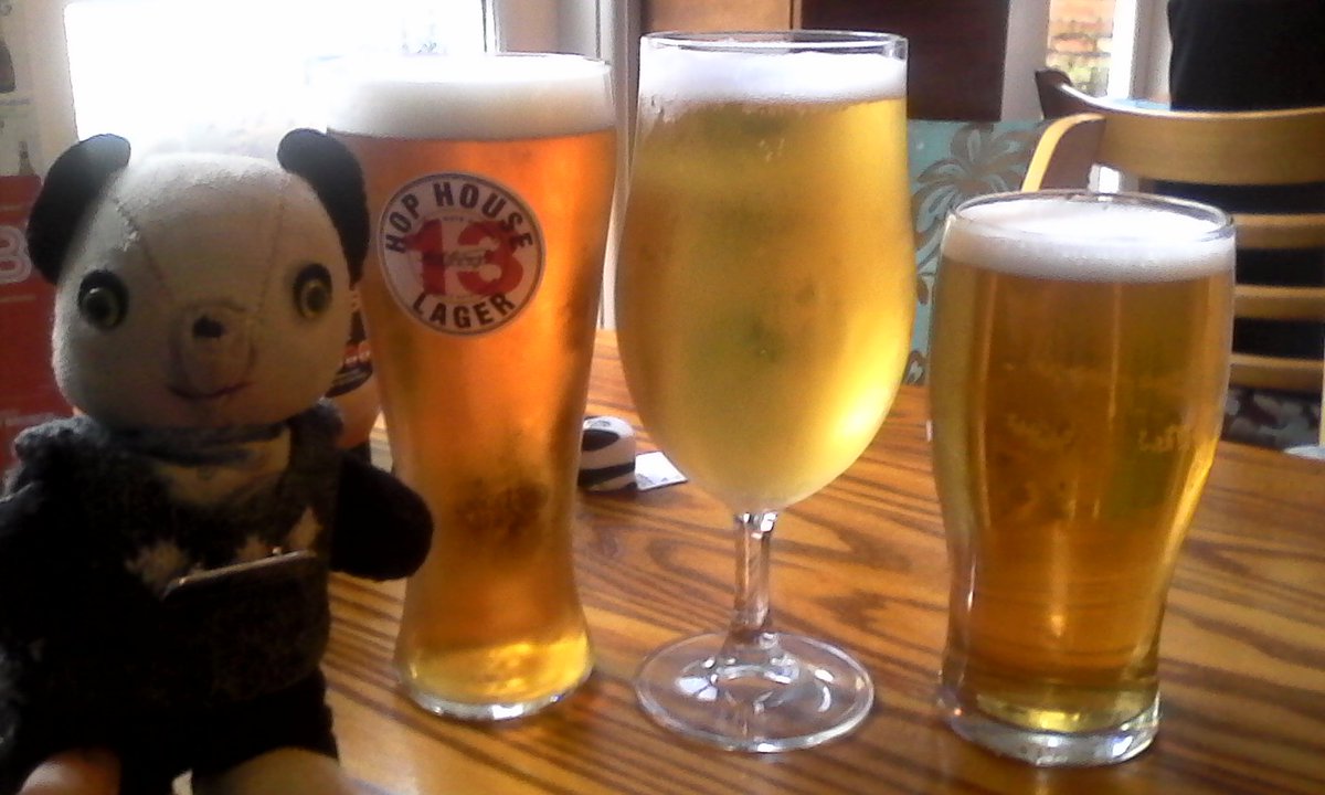 Pub_Panda's tweet photo. Drinking beers to celebrate (nearly) Friday & my friend's new job. Love Stone Bears by @ByattsBrewery #CleverPanda https://t.co/iKlJbo1XjW