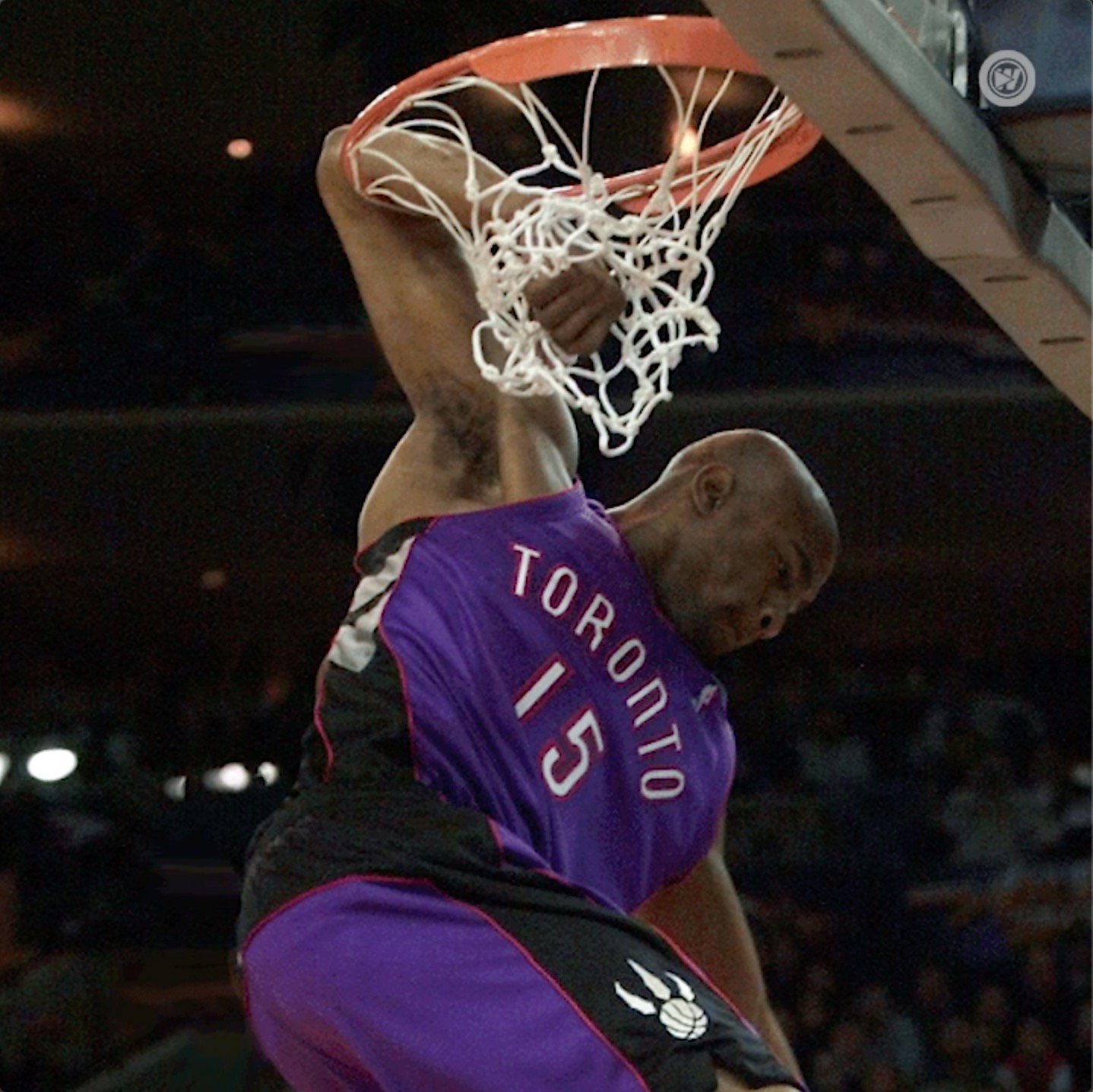 Happy birthday to Vince Carter  

Greatest dunker of all-time! (via 