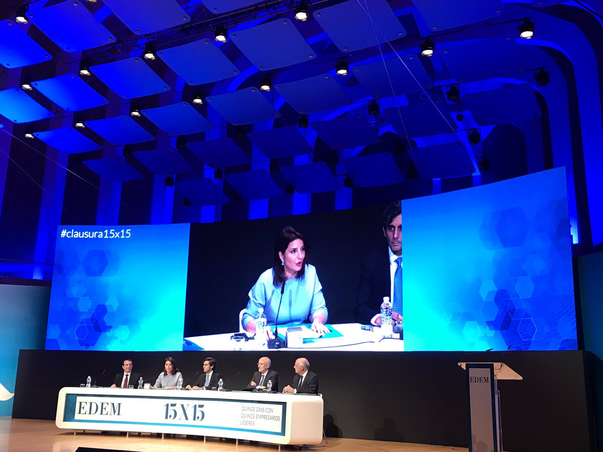 monavlc's tweet photo. Ya ha empezado el acto de #clausura15x15 de @EDEMempresarios, la presidenta de Edem, Hortensia Roig, esta dando unas palabras de bienvenida antes de que José María Alvarez-Pallete, presidente de Telefónica, dirija unas palabras a todos los asistentes. https://t.co/3P6Sf0AjS2