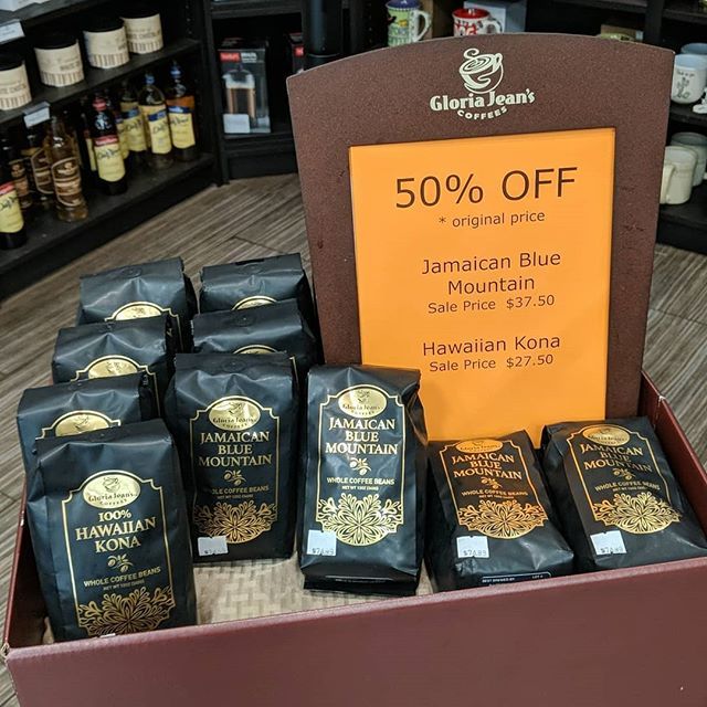 GJMallNH's tweet photo. Premium coffee now on sale! Hawaiian Kona and Jamican Blue Mountain 50% off ! ☕

#gloriajeanscoffees #premiumcoffee #coffee #coffeeshop https://t.co/AHNFQk9qQe https://t.co/j5XZebcjXM
