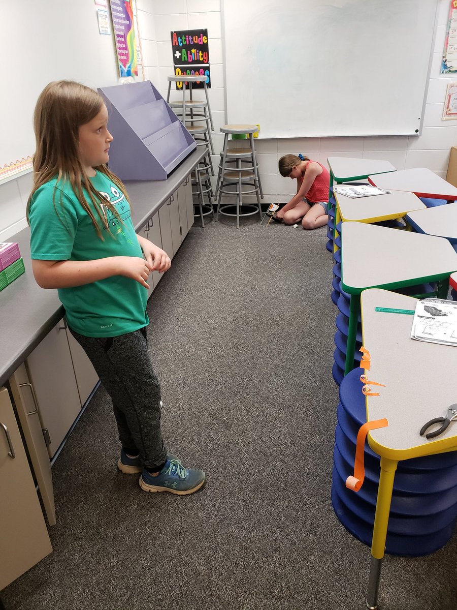 dsaxton723's tweet photo. Testing the launchers they built from scratch! @NWIowaSTEM @hand2mind #ehawkpride #ehawkstem https://t.co/qntX66tWp0