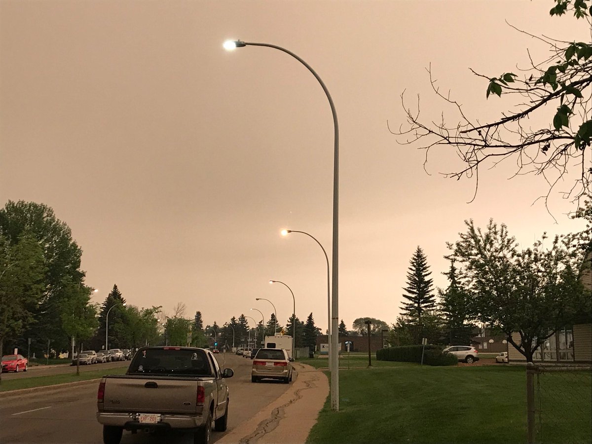 The irony and lack of vision is astounding. While at noon Edmonton is engulfed in smoke and another community is evacuating from uncontrollable wild fire, ⁦Kenney announces the end of Alberta’s climate change plan. #ableg