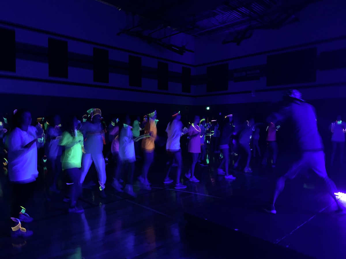 How we finish out the school year in #girlsathletics <a href="/SSMS_ABC/">SSMS Athletics</a> <a href="/SycamoreSprgsMS/">Sycamore Springs MS</a> #glowinthedark #cardiokickboxing