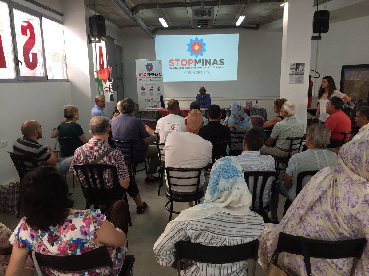 stopminas's tweet photo. #stopminas Daha Bulahi de #Asavim denuncia la invisibilidad de las victimas saharauis de minas y restos de guerra, victimas que sobreviven en los campamentos y en los territorios ocupados #SaharaOccidentalLibredeminas #WesternSaharaMineFree https://t.co/HFlATJXGmq