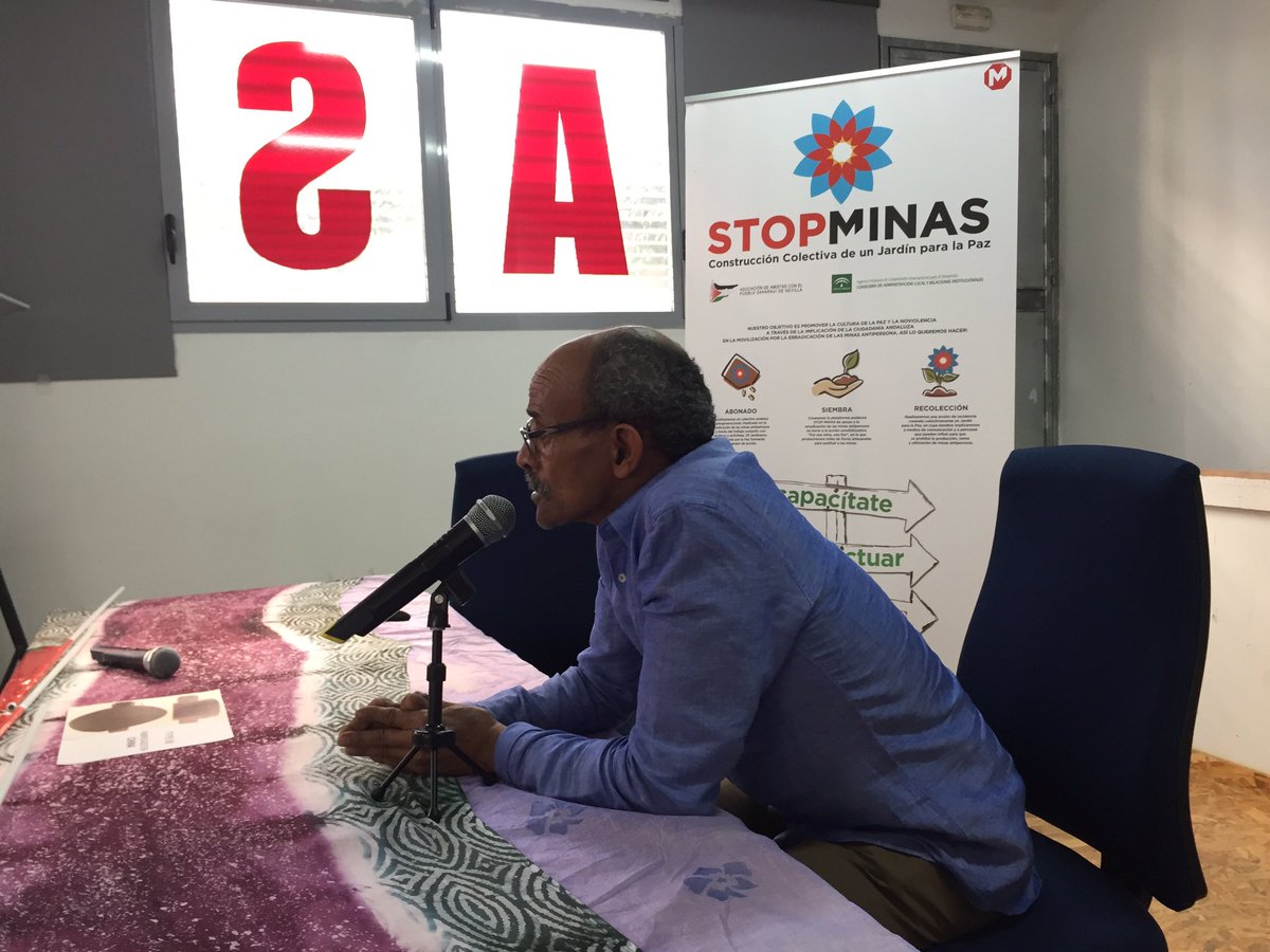 stopminas's tweet photo. #stopminas Daha Bulahi de #Asavim denuncia la invisibilidad de las victimas saharauis de minas y restos de guerra, victimas que sobreviven en los campamentos y en los territorios ocupados #SaharaOccidentalLibredeminas #WesternSaharaMineFree https://t.co/HFlATJXGmq
