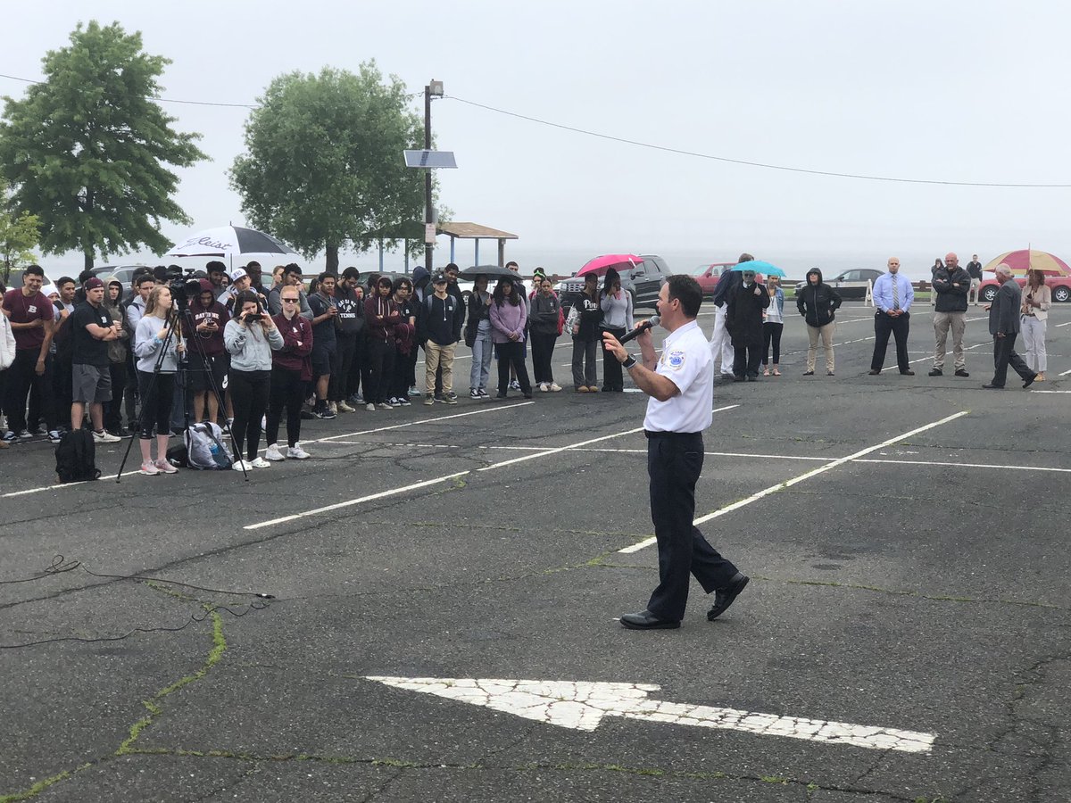 Bayonne_OEM's tweet photo. Awesome job by all partners today for the BHS Senior Class “DUI Re-enactment”. Hopefully many eyes were opened to the dangers of driving drunk/drugged/distracted! https://t.co/lMK14AgRxQ