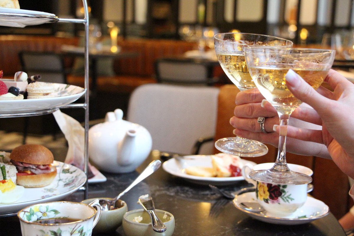 Tickle your fancy with our ☕️ 🍰🥐 afternoon tea ☕️ 🍰🥐 available every Saturday and Sunday from 2-4 PM starting June 1. Make your reservation at 403-262-1234.

m.fairmont.com/palliser-calga…
#yycfood #yycevents #afternoontea
