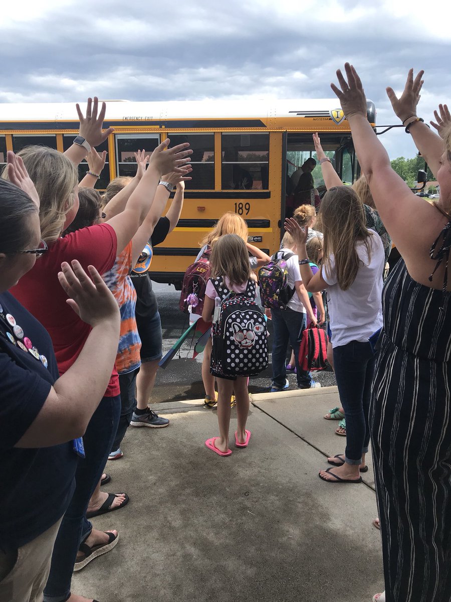 riversideorange's tweet photo. We will miss our students! Have a safe summer and don’t forget to READ! @GCCSchools https://t.co/QTanNy7U6b