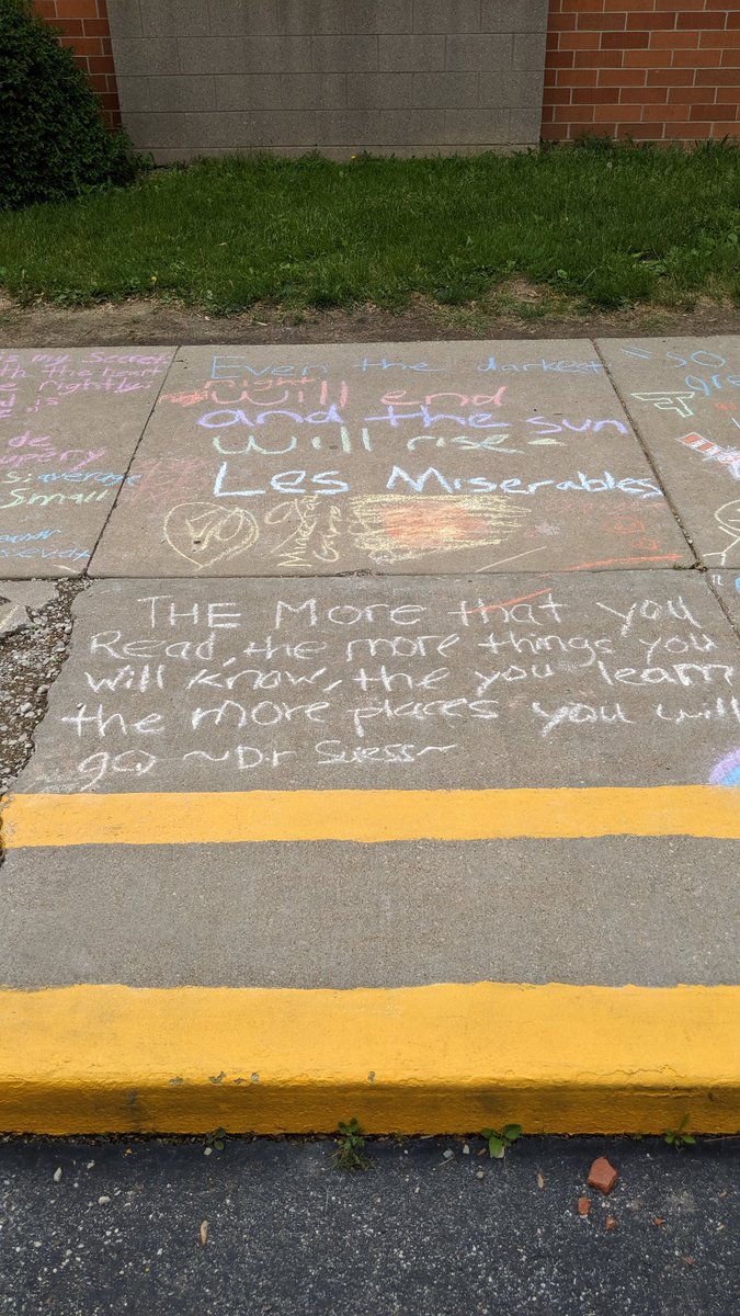 CFmiddleschool's tweet photo. 8th grade end of school year Literacy chalk-drawing trafition! #cfmspride #grade8ela https://t.co/nAn3T10tef