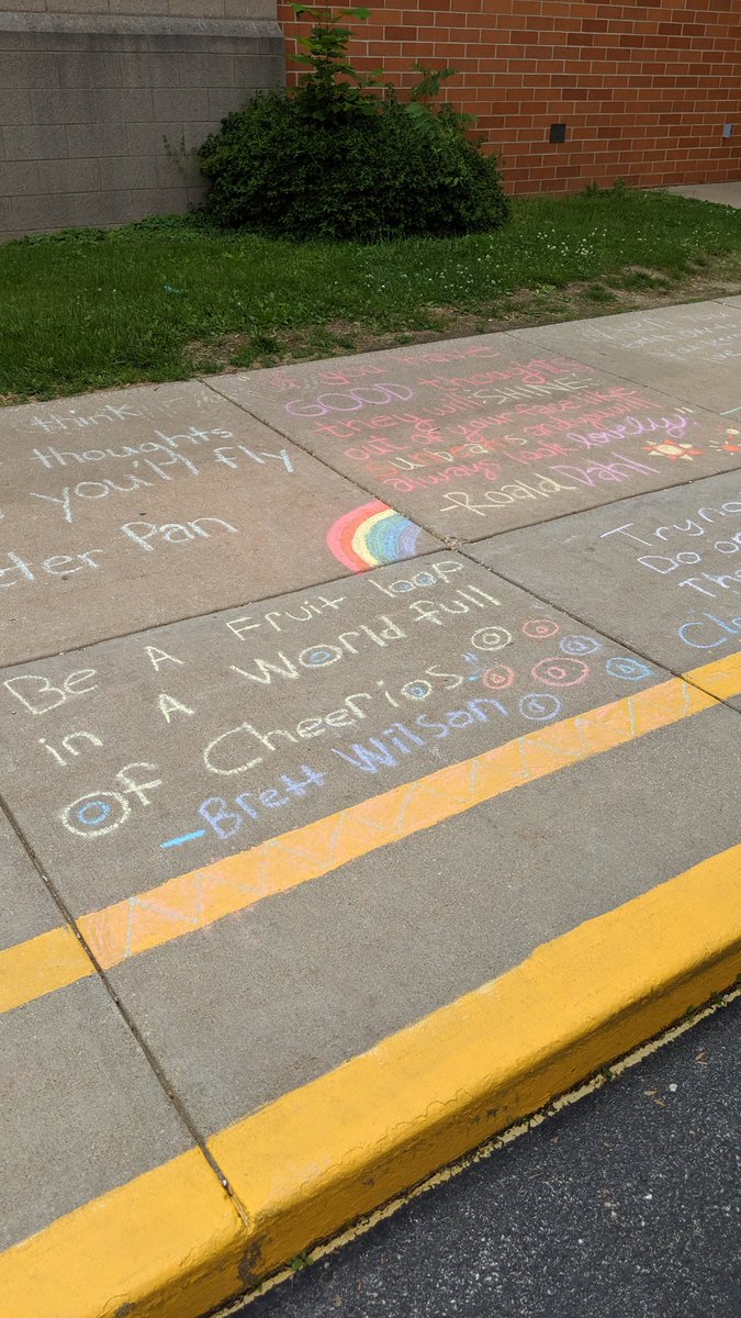 CFmiddleschool's tweet photo. 8th grade end of school year Literacy chalk-drawing trafition! #cfmspride #grade8ela https://t.co/nAn3T10tef