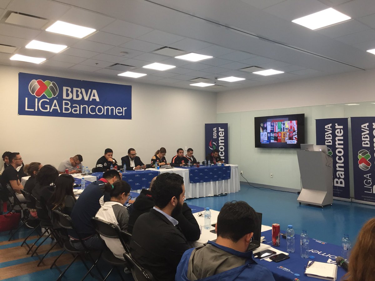 LigaBBVAMX's tweet photo. ¡AQUÍ NO DESCANSAMOS! 👏🏽🤩

Los clubes de la #LIGABancomerMX se capacitan para ofrecer mejor experiencia a los aficionados. ⚽️🔥

¡Gracias @CNDconsultores por el apoyo! 👌🏽 https://t.co/PTED2jd26H