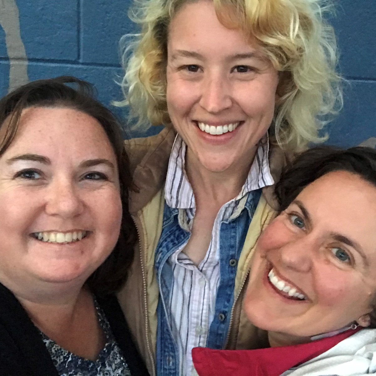 connie_fisk's tweet photo. Last week I had the opportunity to travel across the state of Washington with Cara Fraver and Maggie Kaiser of @YoungFarmers delivering the @Produce_Safety Grower Training Course. A summary of that adventure is now on my blog: https://t.co/p9ZOoKB0bO https://t.co/xhYS1B6wn4