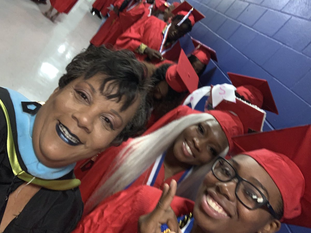 Carla Knight tweet media