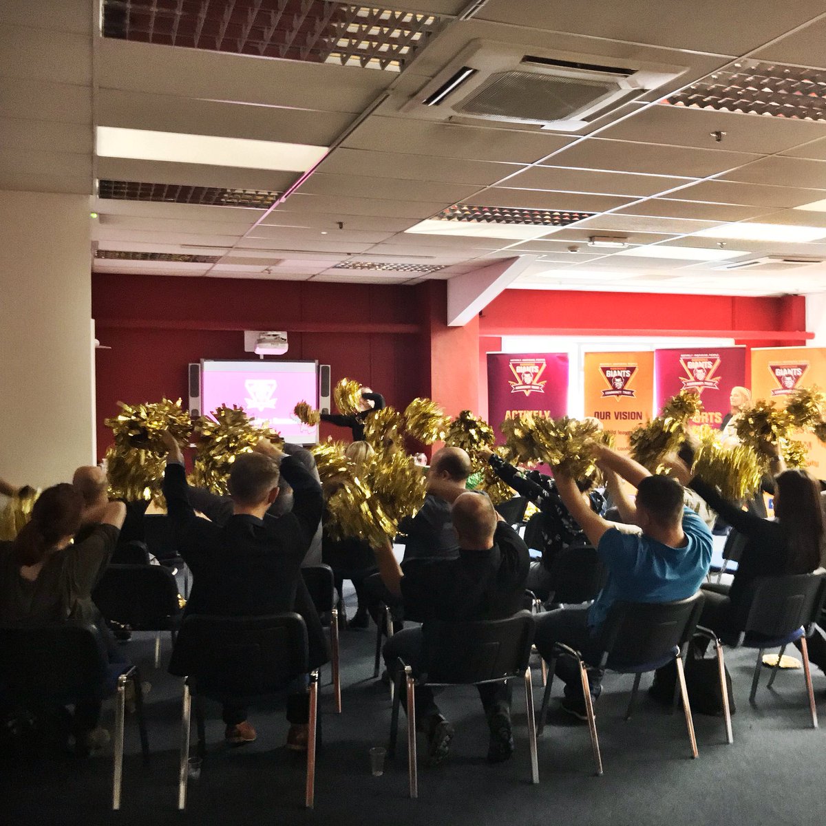 All good fun at the latest around town <a href="/GiantsCT/">Huddersfield Giants Community Trust</a> this evening. Fantastic talk by <a href="/LisaDarwinHGCT/">Lisa  Darwin</a> about what the trust is all about. Oh, and plenty of cheerleading!

Thanks to everyone who came.

<a href="/Crowtherca/">Crowther Accountants</a> @TAB_ChrisB @aye_agency