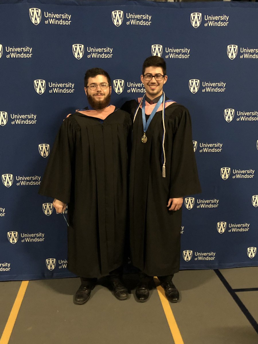 TamTamBach's tweet photo. #UWinGrad19 https://t.co/AnZlZSx6jz
