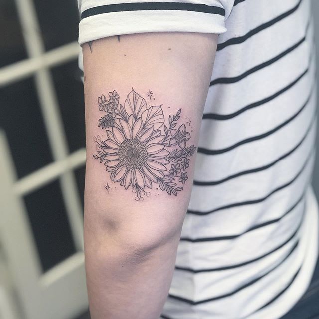 Jessica's first tattoo ✨💐 Rose + sunflower bouquet with her daughters name  🤍 Thanks so much for letting me do this piece for y... | Instagram