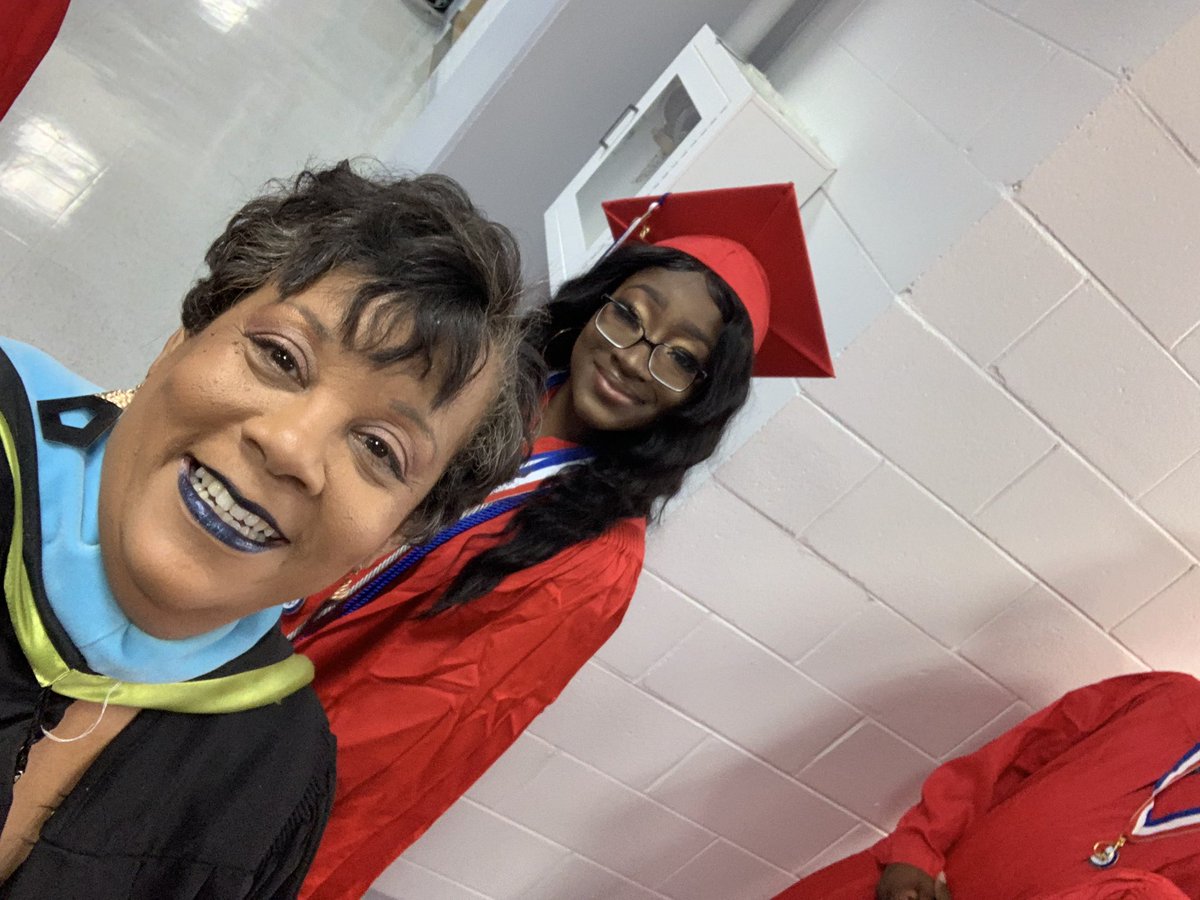 Carla Knight tweet media