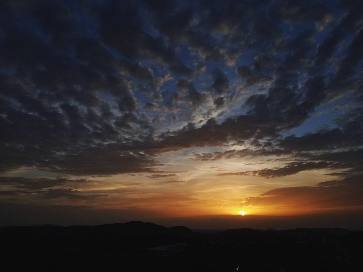 OzavoguAbdul's tweet photo. I didn't edit this...This is just how the sun set tonight. Abuja, Nigeria.
Shot on the TECNO #Camon11Pro
#CaptureMoreBeauty #ExploreNigeria https://t.co/DgajP698lQ