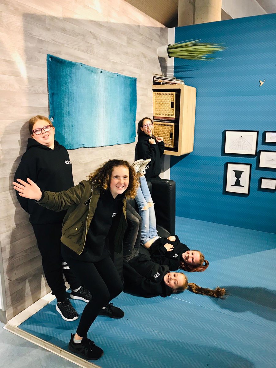 GirvanPrimary's tweet photo. More Science Centre fun #teamgirvan #primary7 #finaltrip https://t.co/ZHf4THCalS
