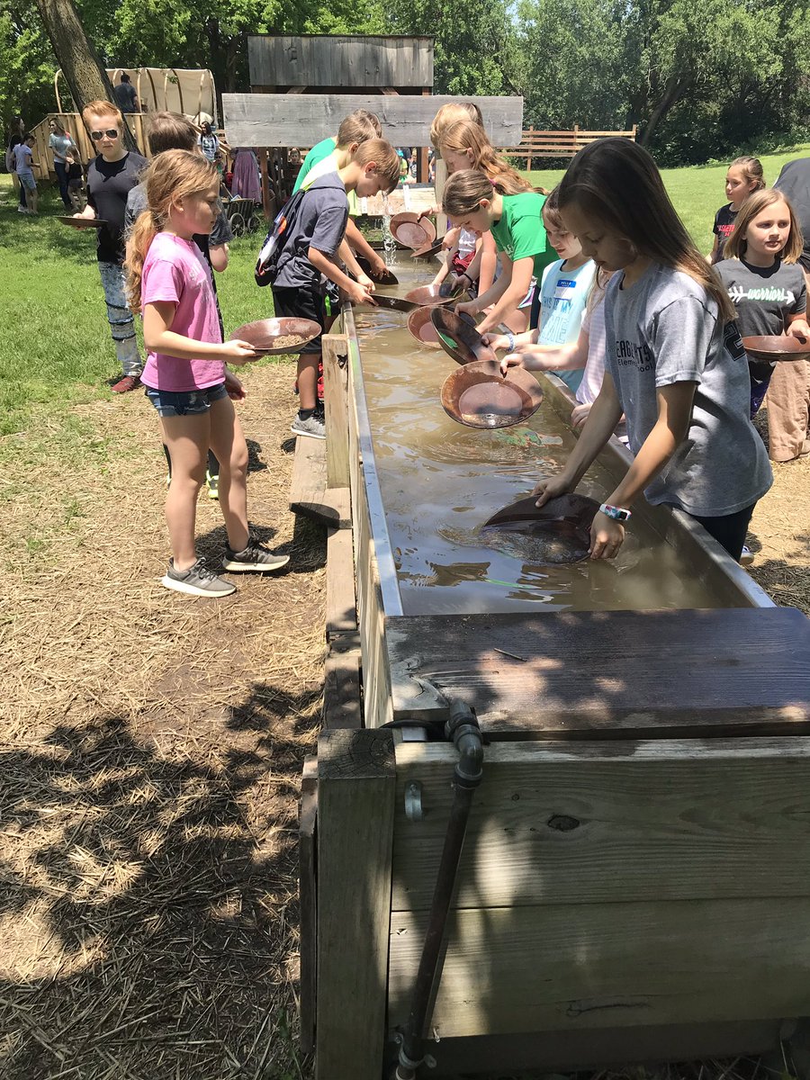 MrsAdams03's tweet photo. A day in the life of a Mahaffie during Westward Expansion! #warriorconnect #ssdpride #EHEWarrior https://t.co/ybVJA74HH2