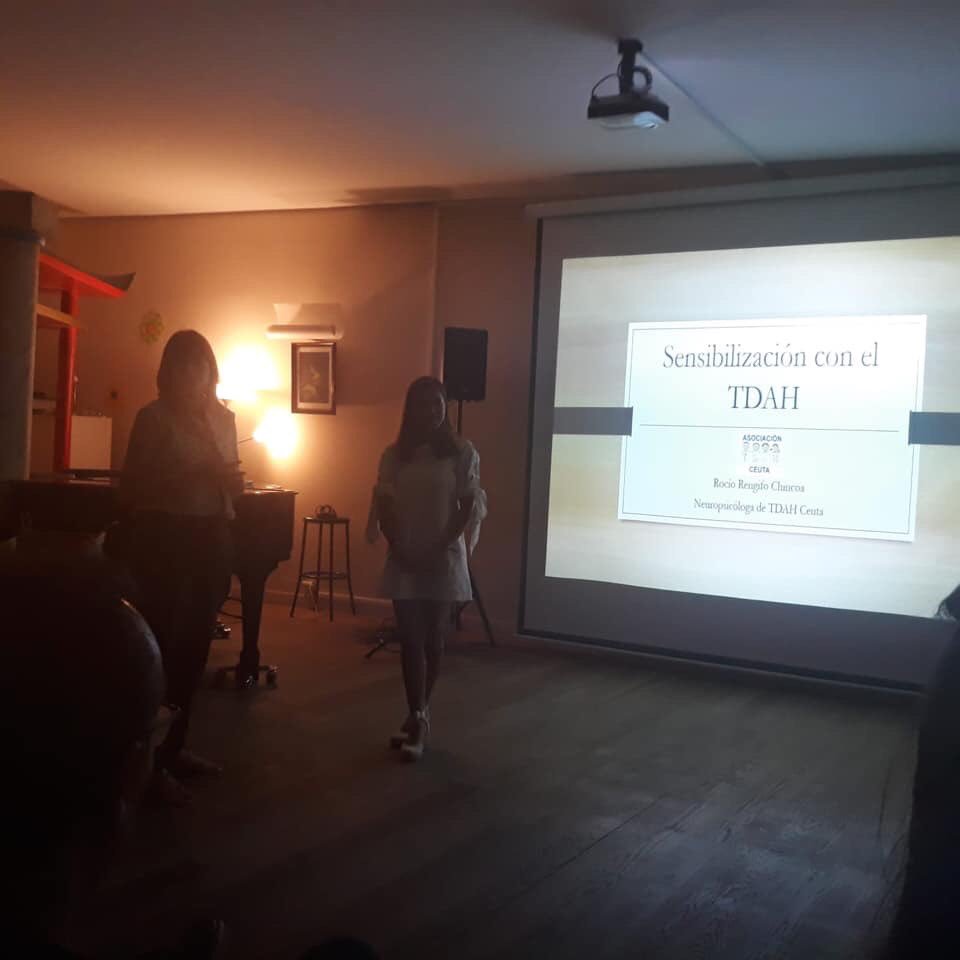 CeutaTdah's tweet photo. Continuamos con las conferencias al Profesorado y hoy ha tocado en el Conservatorio  Profesional de Música Ángel Garcia Ruiz.

Una charla muy dinámica debido al alto nivel de interés de sus Profesionales, lo cual es de agradecer #ProtocoloActuacionTdahEducSanidadSsociales https://t.co/nhgzv0LI8H