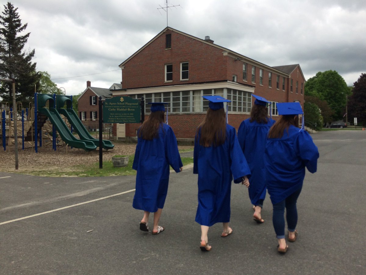 haperault19's tweet photo. Back where it all started – St. Agnes! 🎉🎓 I’m so grateful for each and every one of my elementary and middle school teachers for helping me get to where I am now. I enjoyed being able to walk through the school with my friends, remembering our time there 💙 @wahconahrhs https://t.co/gCkiF28dmS
