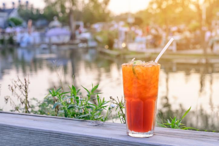 mindfulnetwork's tweet image. Have some fun and drink healthy all at one time with this delicious sun tea recipe!
#benefitsoftea #icedtea #mindfulrecipe #mindfulhealth 
mindfullivingnetwork.com/pump-up-your-t…