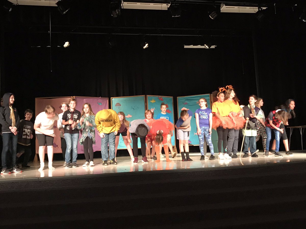 Mrs_Straub's tweet photo. Love watching my students perform! What a great show!! The Lorax brought to you by MMS drama students. #PowerUpMMS https://t.co/smE6iHsdjk