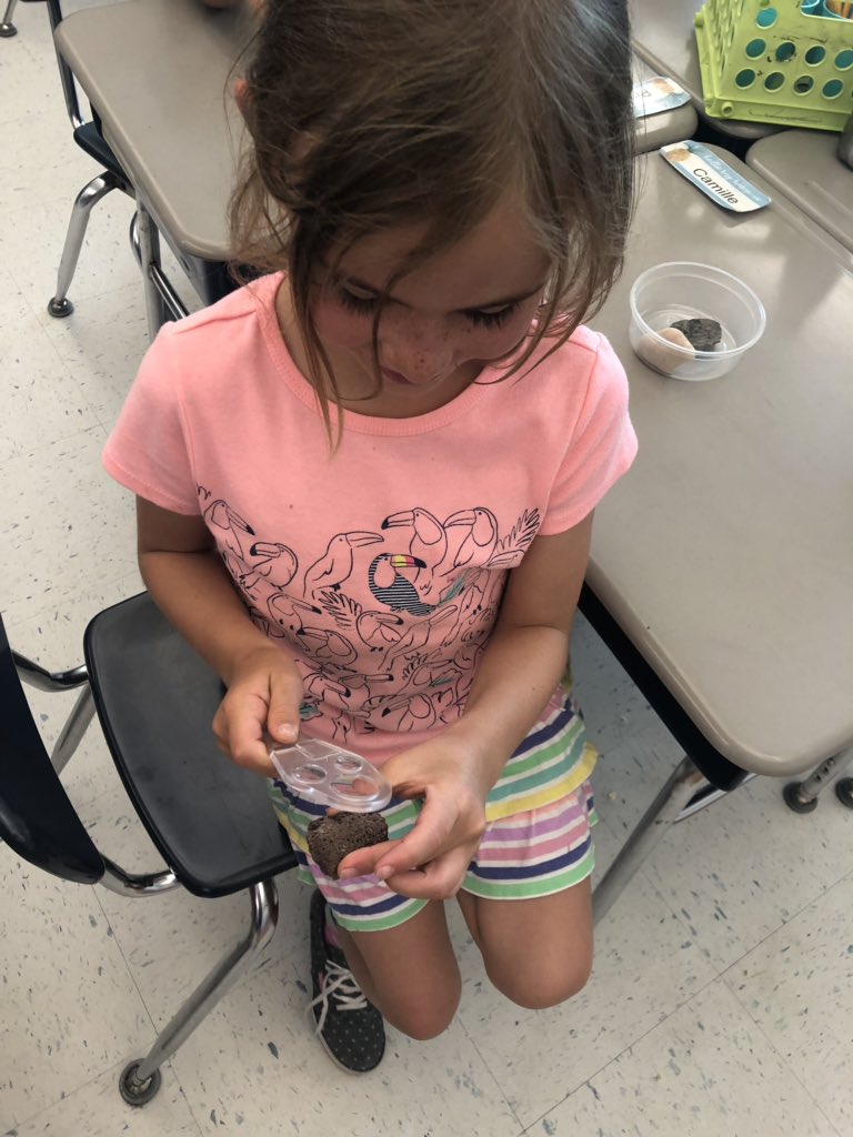ruthpitstick's tweet image. Hands on exploration is our favorite way to stay engaged on these end of year afternoons. #sciencerocks #NHCSchat #keepthemlearning