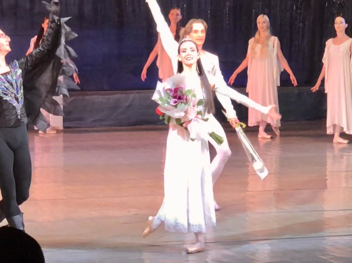 IPEV_Markus's tweet photo. @FreedofLondon @PetraConti_ Standing ovations to @PetraConti_ - fabulous &amp; romantic ballet #Kyiv https://t.co/TGUI4micxP