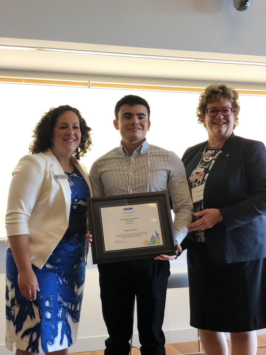 GBPolytech's tweet photo. A wonderful day celebrating #AppliedResearch #Entrepreneurship and #Innovation today at @GBCResearch EX/PLORE 2019. 📶💡👩🏽‍💻Congrats to our faculty and student award winners! #gbcgalaxy https://t.co/xI9zM6Kzzv