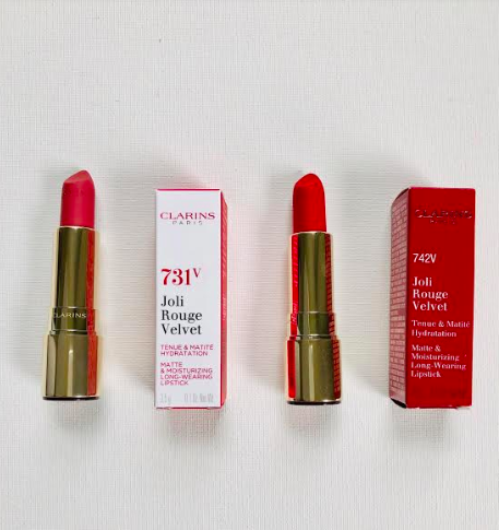 davelackie's tweet photo. Love Clarins? I'm giving away this pair of Joli Rouge Velvet Matte Lipsticks in "rose berry" and "joli rouge" To enter, follow @davelackie &amp; RT https://t.co/zyUuM5rz1u