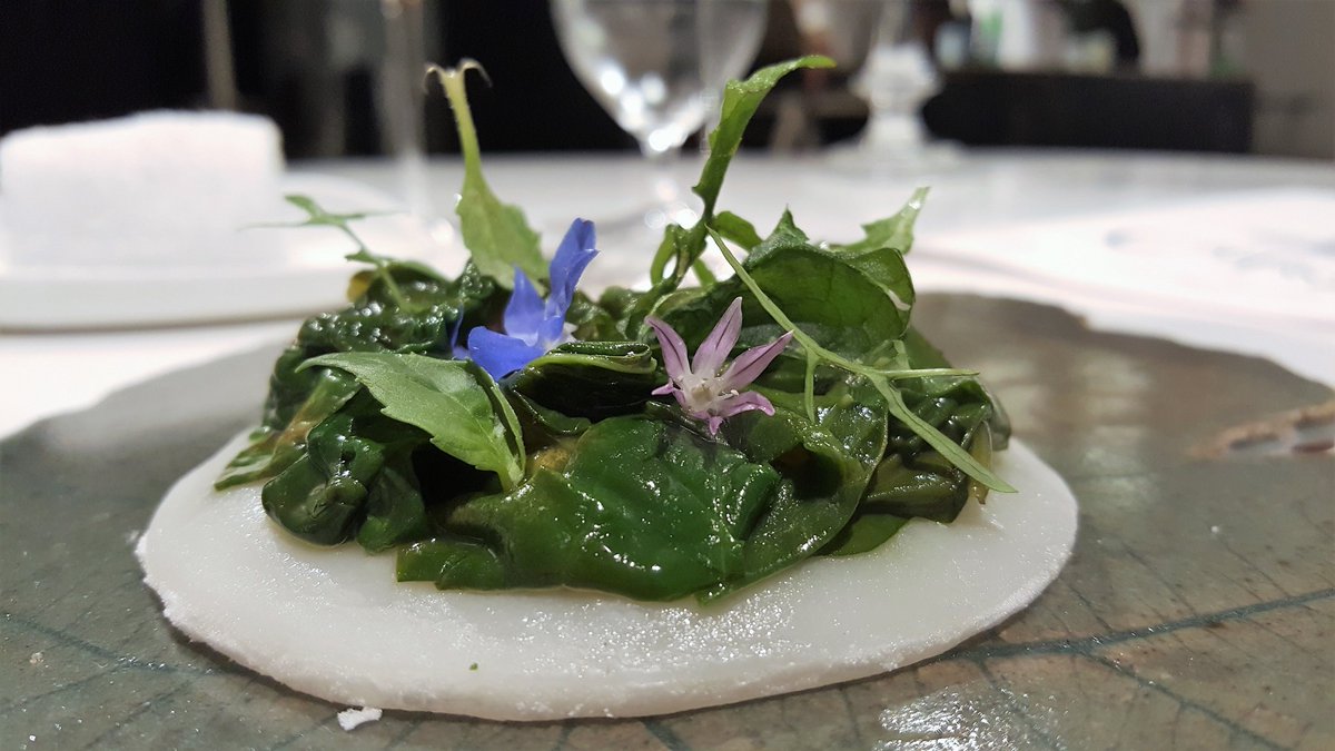 complicidadgast's tweet image. NUEVO POST Quique Dacosta 2019: " Un nuevo giro de tuerca". 
Las 3 horas de degustación se reparten entre la obsesión por expresar su ADN y la unión de éste con una mirada retrospectiva a la tradición que se traslada a lo contemporáneo. Entre los grandes. 
complicidadgastronomica.es/2019/05/quique…