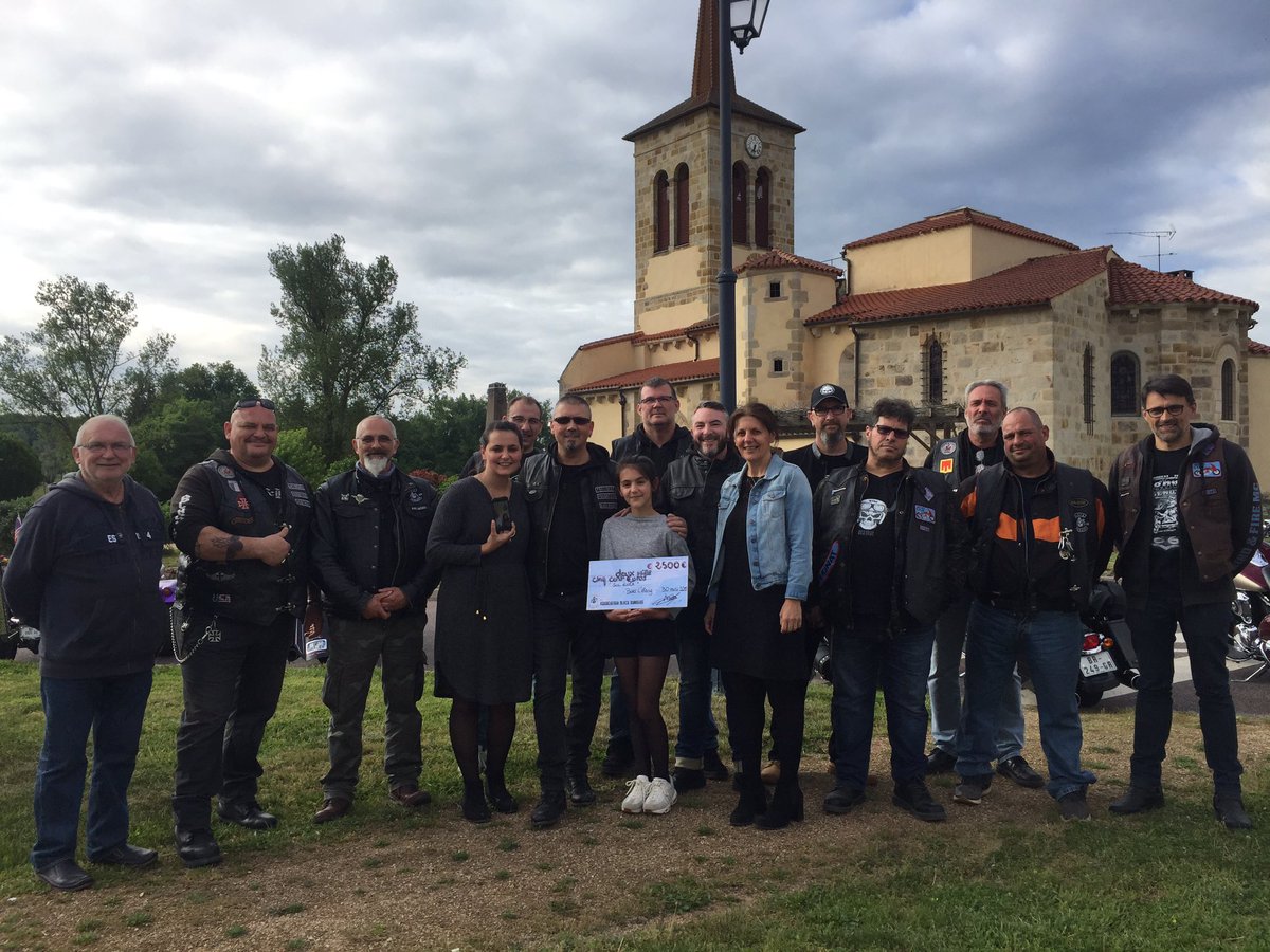 SolEnea63's tweet photo. Aujourd’hui nous avons retrouvé les Black Bombers pour la remise du chèque suite à l’Enea’s Run qui a eu lieu le 4 mai.

C’est avec beaucoup d’émotions que nous avons reçu ce merveilleux chèque. 
Nous tenons à remercier de tout notre cœur toute l’association des Black Bombers. 💜 https://t.co/n5LBCF9iXL