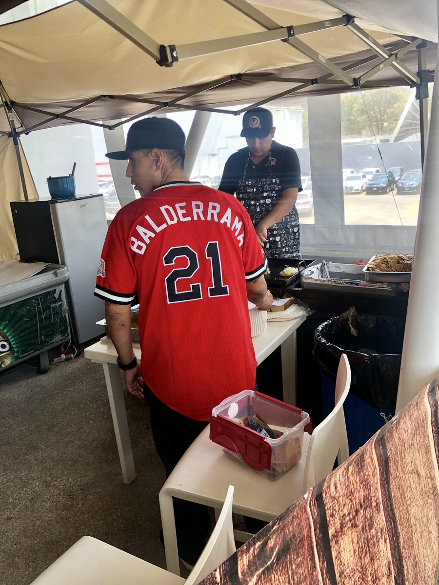 mercadanterafa's tweet photo. #hoytoca @burritostercos y #michelada de mi Tocayo @rafabalderrama en @azteca #buenprovecho 😋 https://t.co/JAE40PsF2f