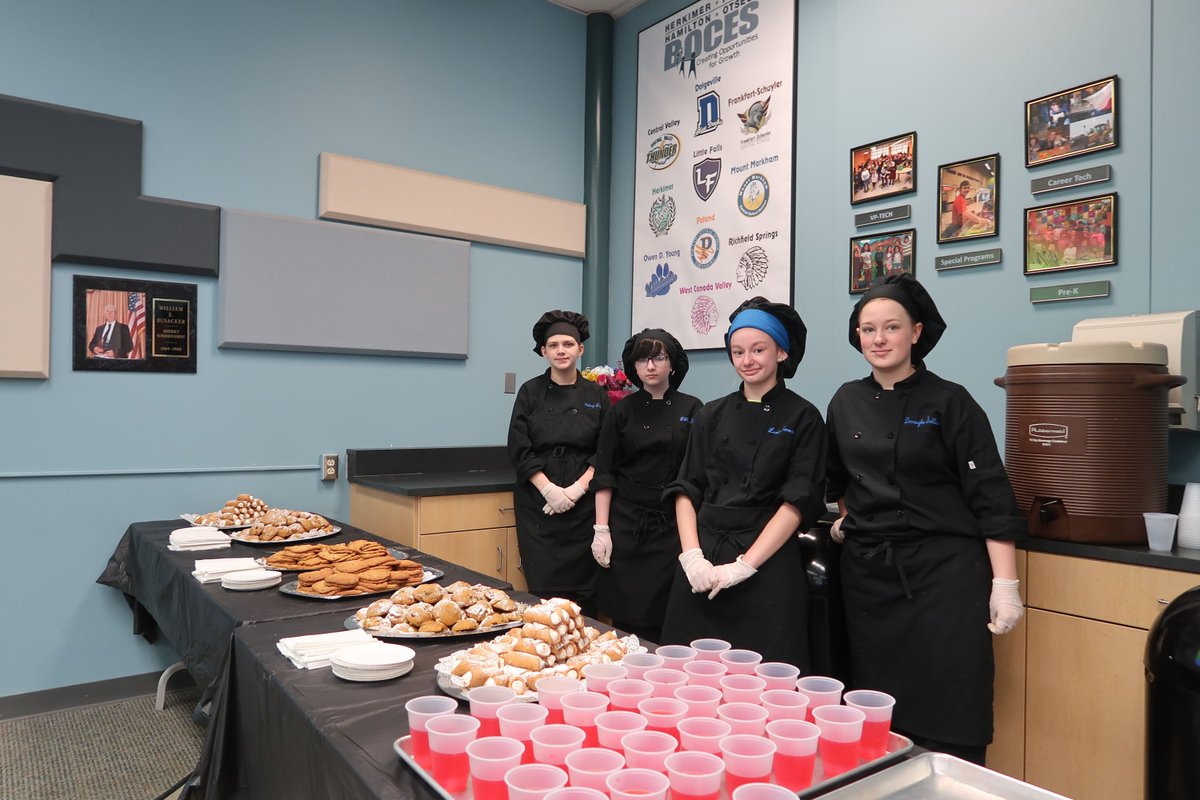 HerkimerBOCES's tweet photo. The last @ValleyPTECH Mentor Monday of the school year recently took place! Great job by our students, and thanks to the local mentors!

Read more about the Mentor Mondays program by scrolling down to the "VP-TECH launches Mentor Mondays" story at https://t.co/Dfx584DhCo. https://t.co/SzsYSoEFcY