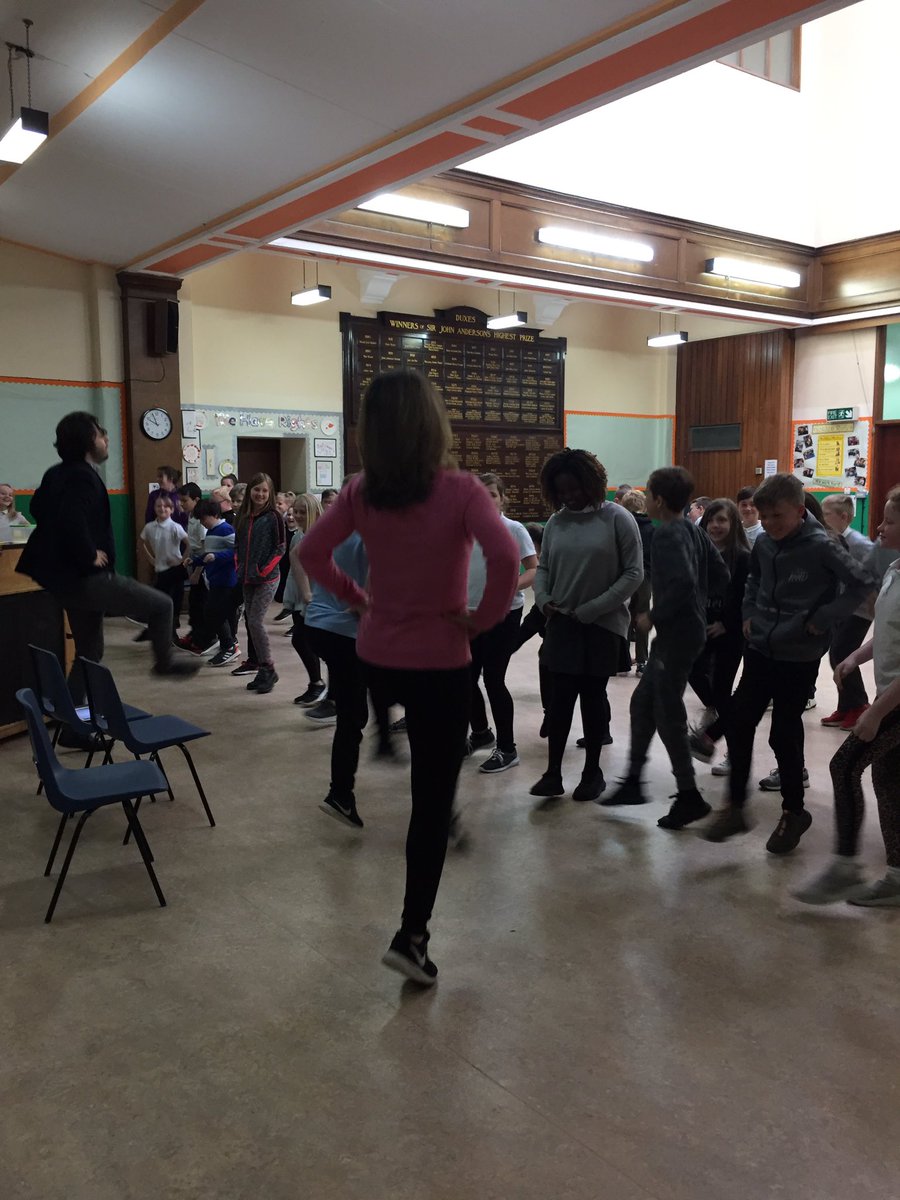 MissNichols20's tweet photo. Primary 6 got to find out all about operas today. We were all curious learners by investigating what these singers do. #curious #woodside #Opera https://t.co/XzWQNvM7cL