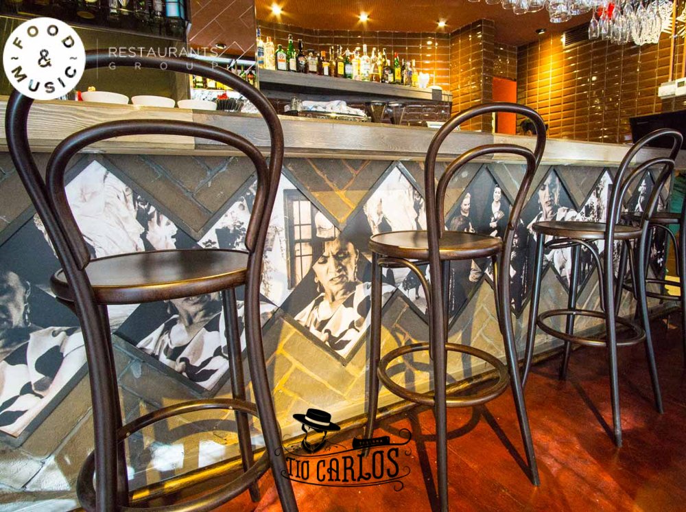 BcnTioCarlos's tweet photo. Auténtica barra flamenquita...
#tabernatiocarlos #barcelona https://t.co/oI9j7yNqxK
