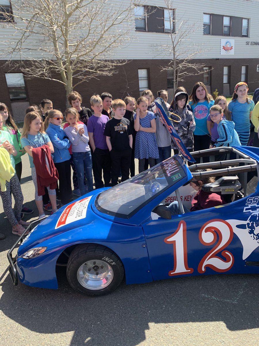 MsHeathTLC's tweet photo. The Science and Math of racing cars!
@StEdwardsSchool @EastboundPark https://t.co/cpFSZL536D