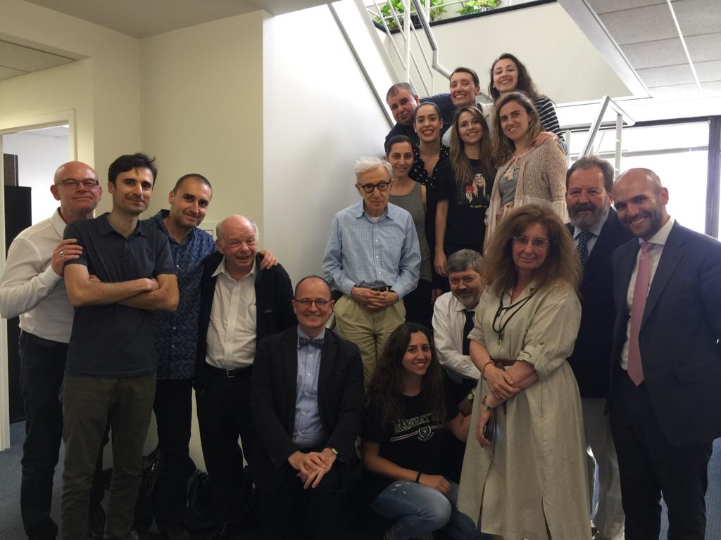Acclaimed film director🎥 #WoodyAllen, winner of the #PríncipeDeAsturias Prize🏅 in 2002, will be filming in Spain🇪🇸 this Summer. Yesterday he visited the Consulate together with actor #WallaceShawn, family and other members of his team.