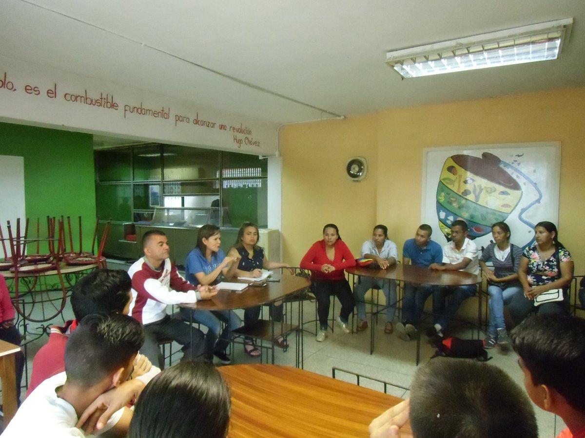 AuditoriaINCES's tweet photo. 50 aprendices provenientes de la Gran Misión Chamba Juvenil @IncesTrujillo7 se incorporan al PNA.serán repartidos en los tres CFS más cercanos a su residencia y punto y círculo. conoce + por aquí: https://t.co/W39ezZCcV8 https://t.co/cagyaqQGER