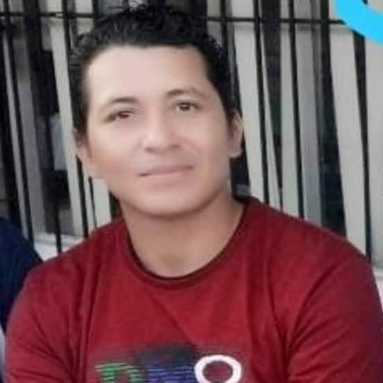 CIDH's tweet photo. Maycol González Hernández estudiaba inglés, trabajaba en la construcción. Era el mayor de sus hermanos, construía una casa para su mamá, por las noches, en su tiempo libre. Fue asesinado de un disparo en el abdomen en la marcha de las madres. Tenía 34 años. #1AñoMarchaDeLasMadres https://t.co/7qtasvU5Yl