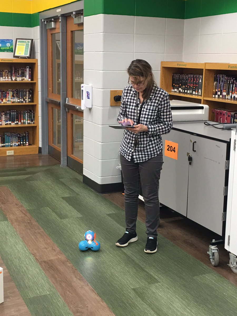 cubbyretired's tweet photo. It's been a great PD day with these fantastic @WarrenCoSchools Librarians! Our librarians rock! #wcpslibraries https://t.co/wv1eWmIHdW