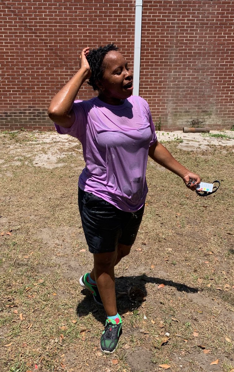 ttm_educator's tweet photo. How do you end field day? By allowing your students to throw buckets of water on you. ๐คฃ๐คฃ๐คฃ๐คฃGuess this is @SPClarkAcad students love language!!! #schoolalmostout https://t.co/UzMV1CNYwe