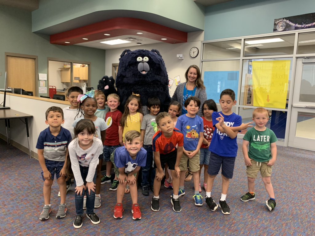 MrsBurnsPreK's tweet photo. The kids had a blast with special visitor, Miss Anastasia, from the Twig Bookstore! She came to share some of her favorite Splat the Cat books with us. Thanks to our awesome librarian @MirelesLibrary for being Splat! @NISDMireles https://t.co/QBwMiiTwF6