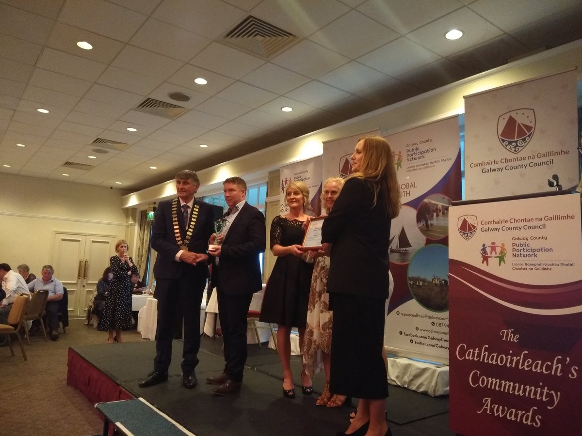 GalwayCoCo's tweet photo. An Gradam um Ionchuimsiú Sóisialta buaite ag, The winner of the Social Inclusion Award is: Mighty Oaks Arch Club Portumna #Gradaim2019 #Awards2019 #Community #Pobail #Gaillimh #Galway @GalwayCoPPN @ConnemaraCoast_ https://t.co/pFXPlNamHI