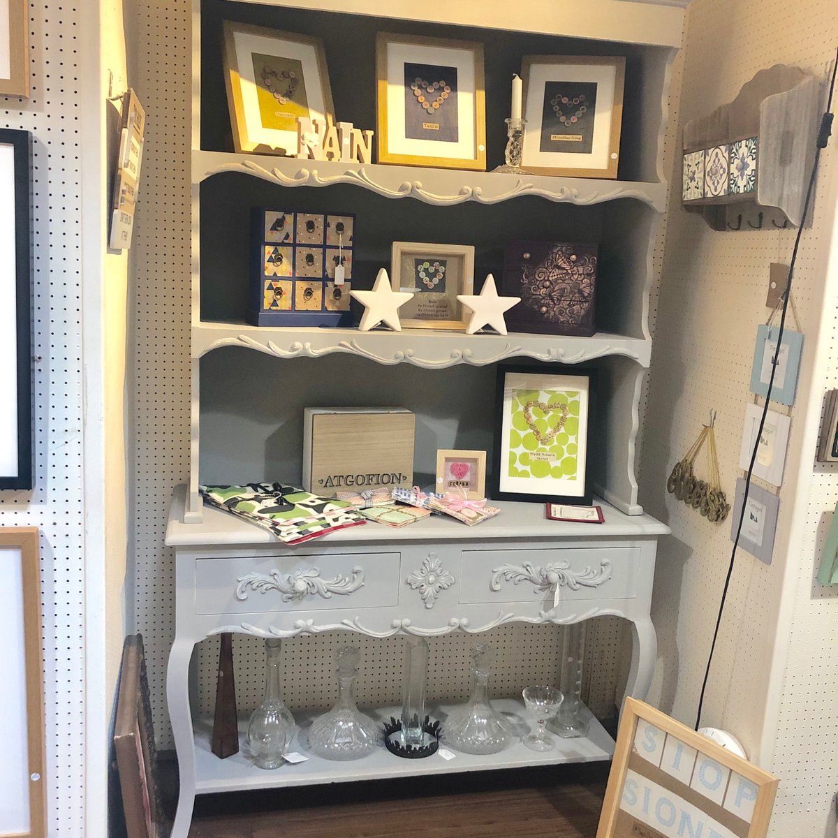 siopsioned's tweet photo. This dresser has been moved from the window, for a new window display coming your way ☺️.
I hadn’t realised how much storage is on this dresser with it’s 30cm deep shelves - plenty of room to display your prized possessions ☺️
.
Yaaaaay the Sun came out finally ☀️ https://t.co/vSvZUETMZV
